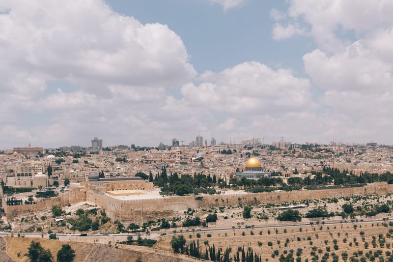Vi skal tænke større om landløfterne til Israel